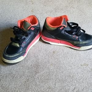 Air Jordans retro III Black and Crimson